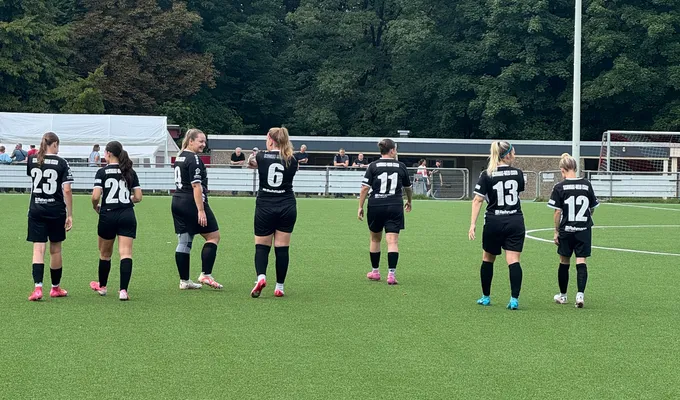 1. ETB Frauen schlagen Gräfrath 2:0
