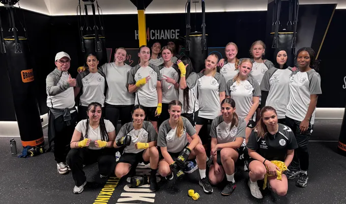 2. Frauen trainiert auch bei Brooklyn Fitboxing