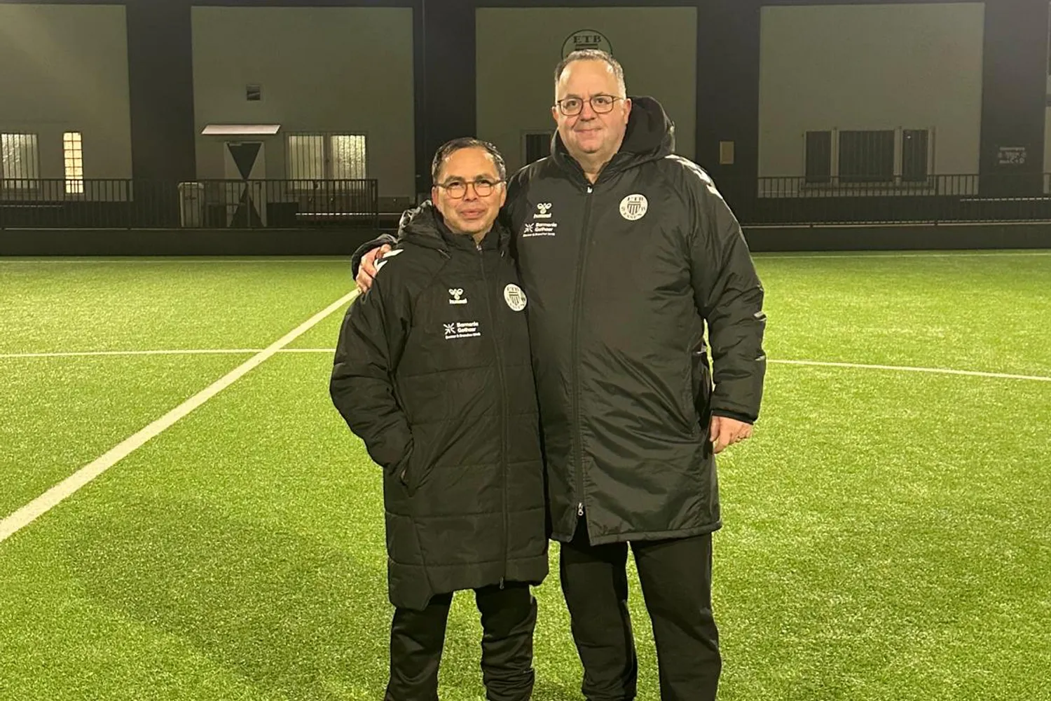 Trainer der 2.Frauen Gregorios Evangelou verlängert beim ETB