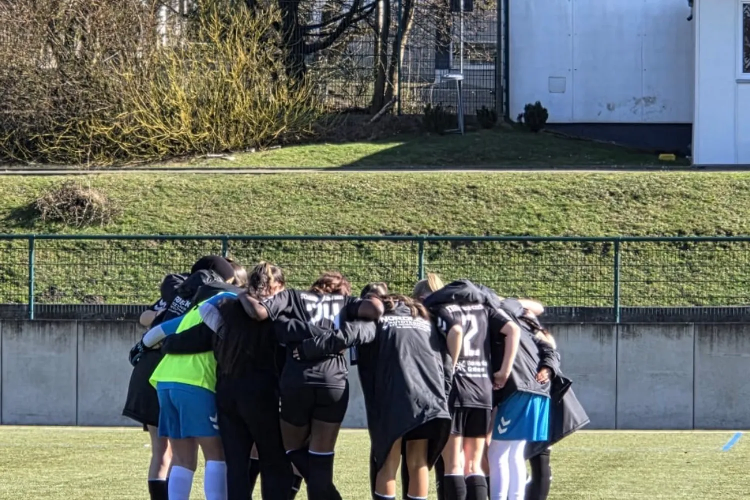 2. Frauen gewinnen erstes Pflichtspiel in 2026 deutlich