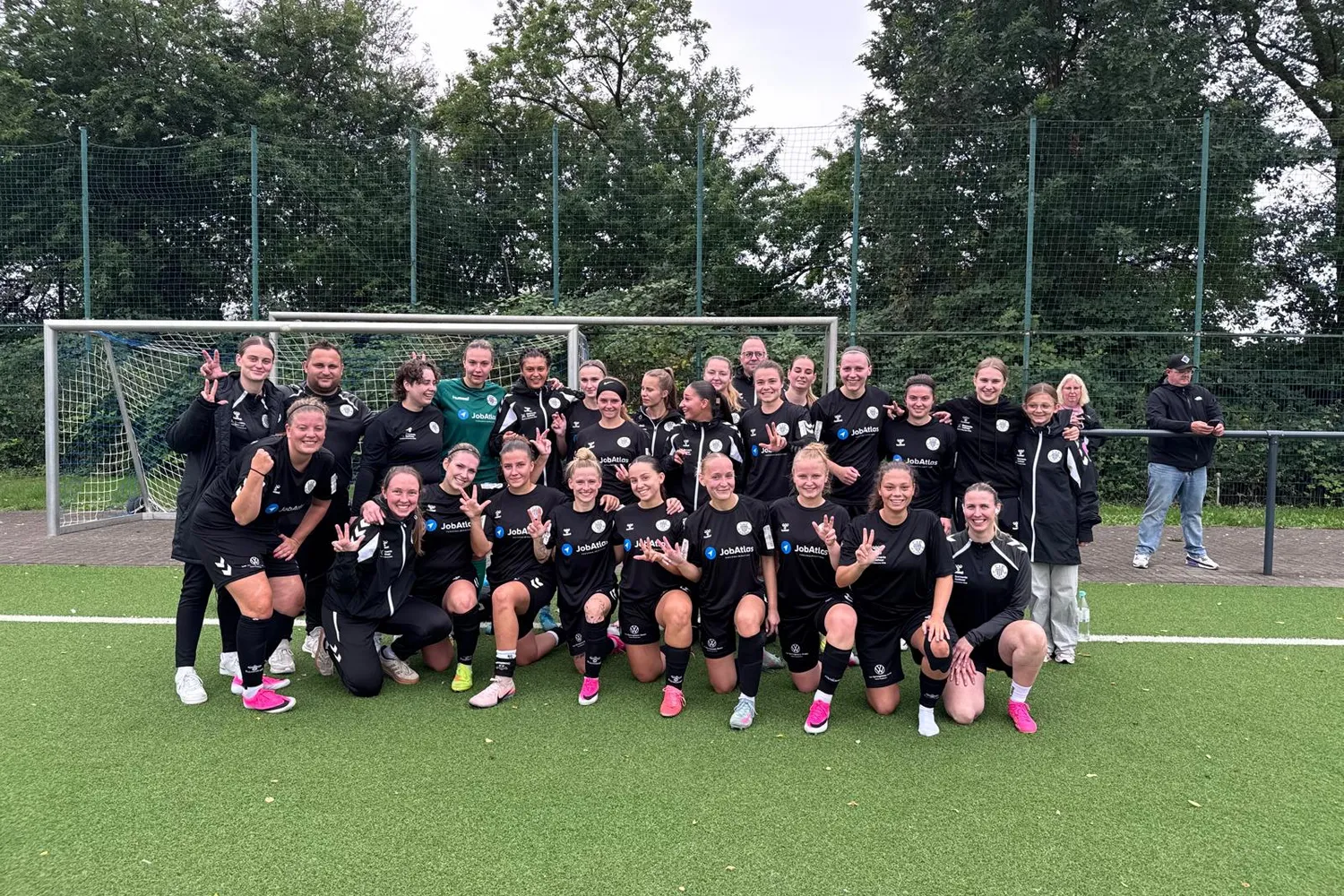 1. ETB Frauen schlagen SV Leithe mit 3:1